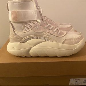 UGG LA Cloud Hi W Size 8. Worn once in excellent condition. Best offer accepted